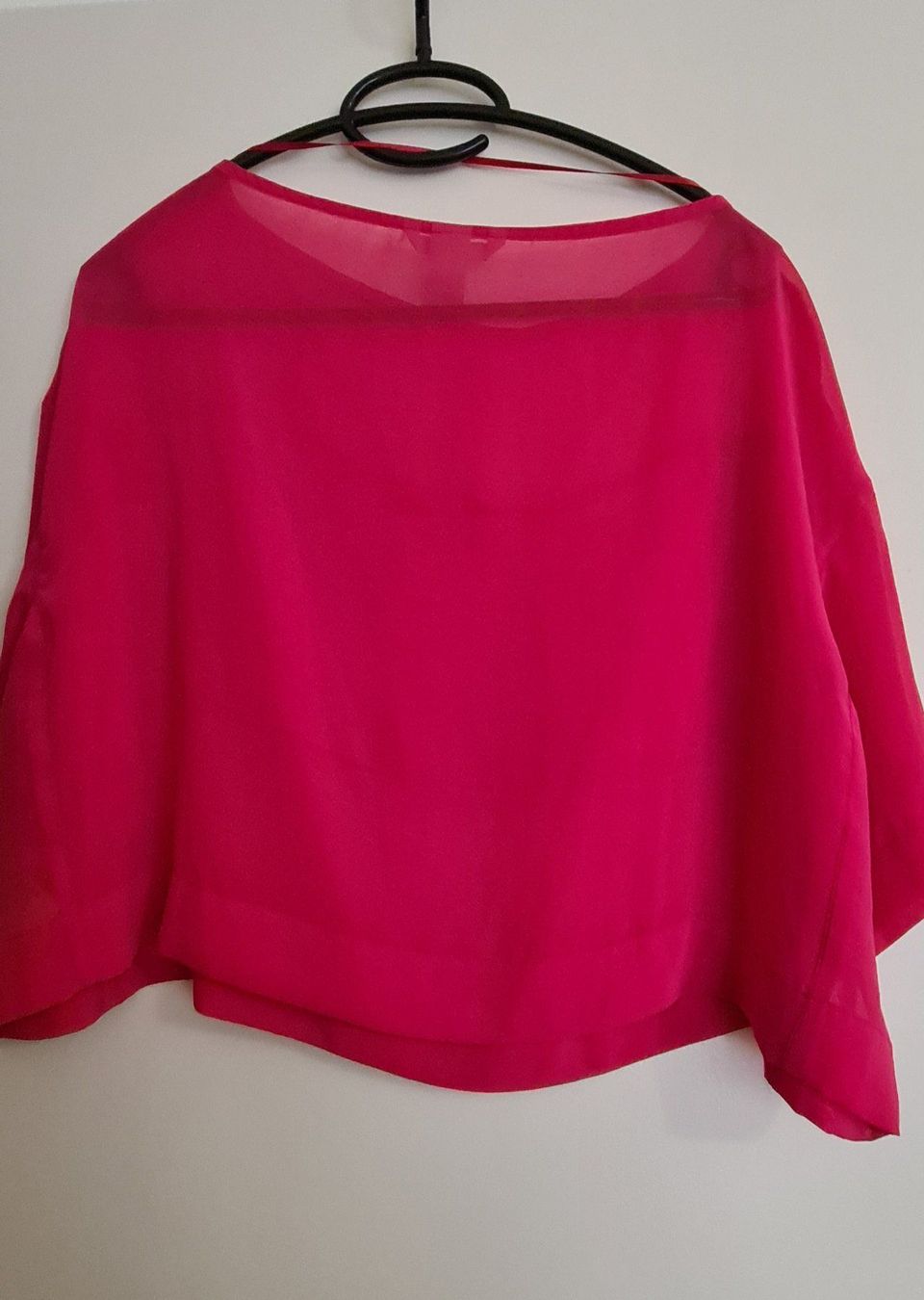 H&M Tops: Crop top oversize fuschia transparent taille 36 – Gebraucht aus Genève von Saleena 1