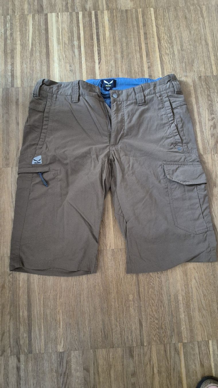 Salewa Pantaloni: Salewa Shorts – Usato da Regensdorf venduto da fjuzl
