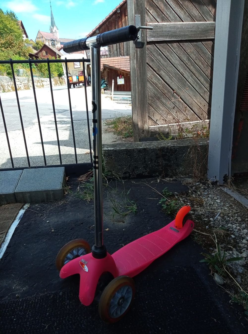 Kickboard: Trottinette M-cro Rouge – D'occasion à Bienne par Daniel_Schader 1