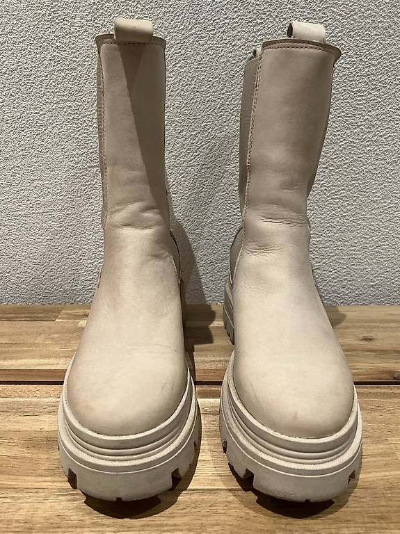 Scarpe da donna: Tamaris Boots sandbeige Gr. 37 – Usato da Sevelen venduto da ale_v29l 1