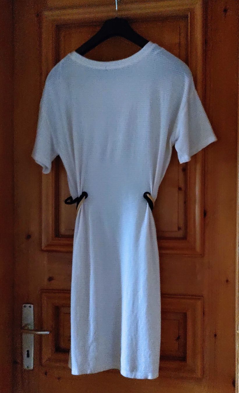 Vestiti: Robe – Usato da La  Tour-de-Trême venduto da Kotochunko 1