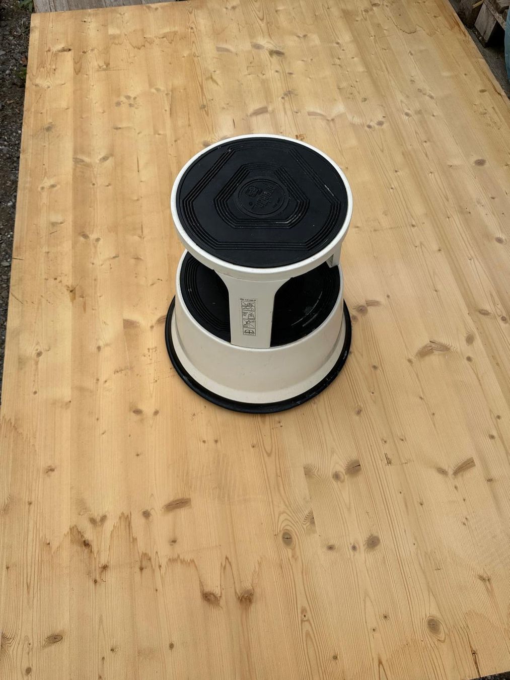 Hocker: eurokraft pro Rollhocker – Gebraucht aus Spreitenbach von Space_X 1