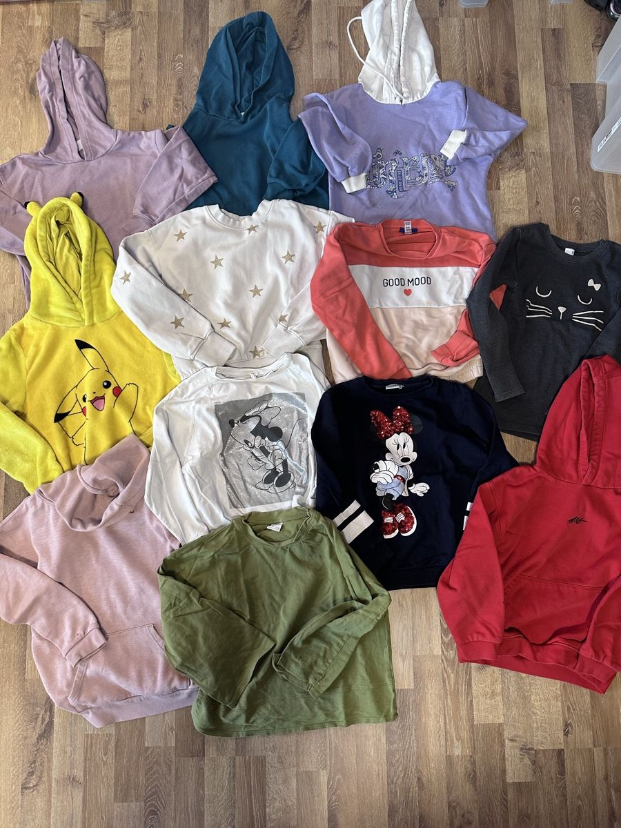 Maglioni & Felpe: Pullis und Hoodies 134/140 Set – Usato da Muri AG venduto da Ariete81 1
