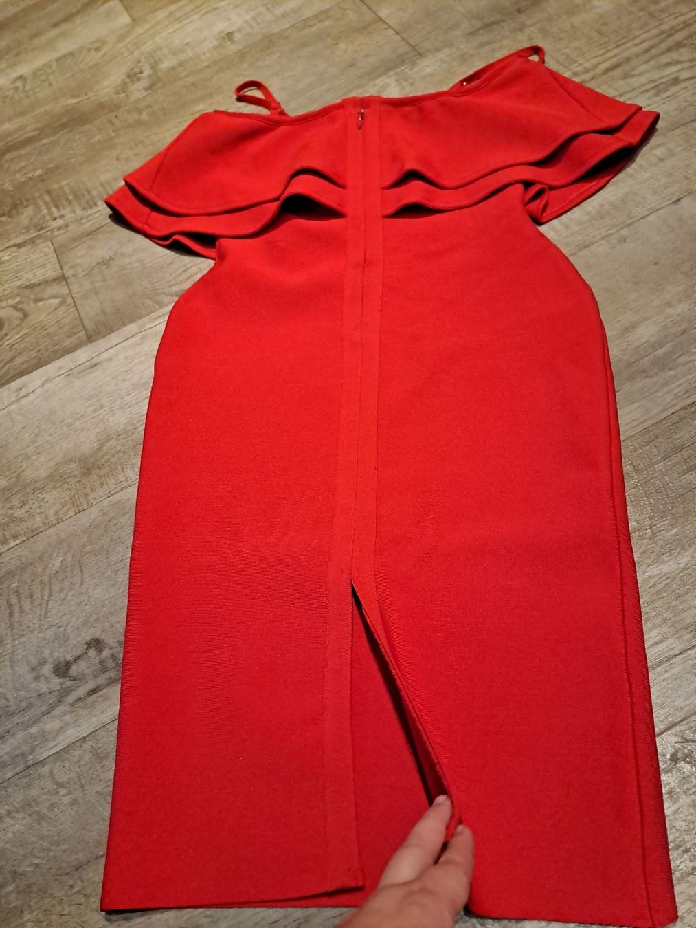 Kleider: Rotes Kleid Grösse one Size Neu formt eine super Figur – Neu (gemäss Beschreibung) aus Rickenbach LU von bishiida 2