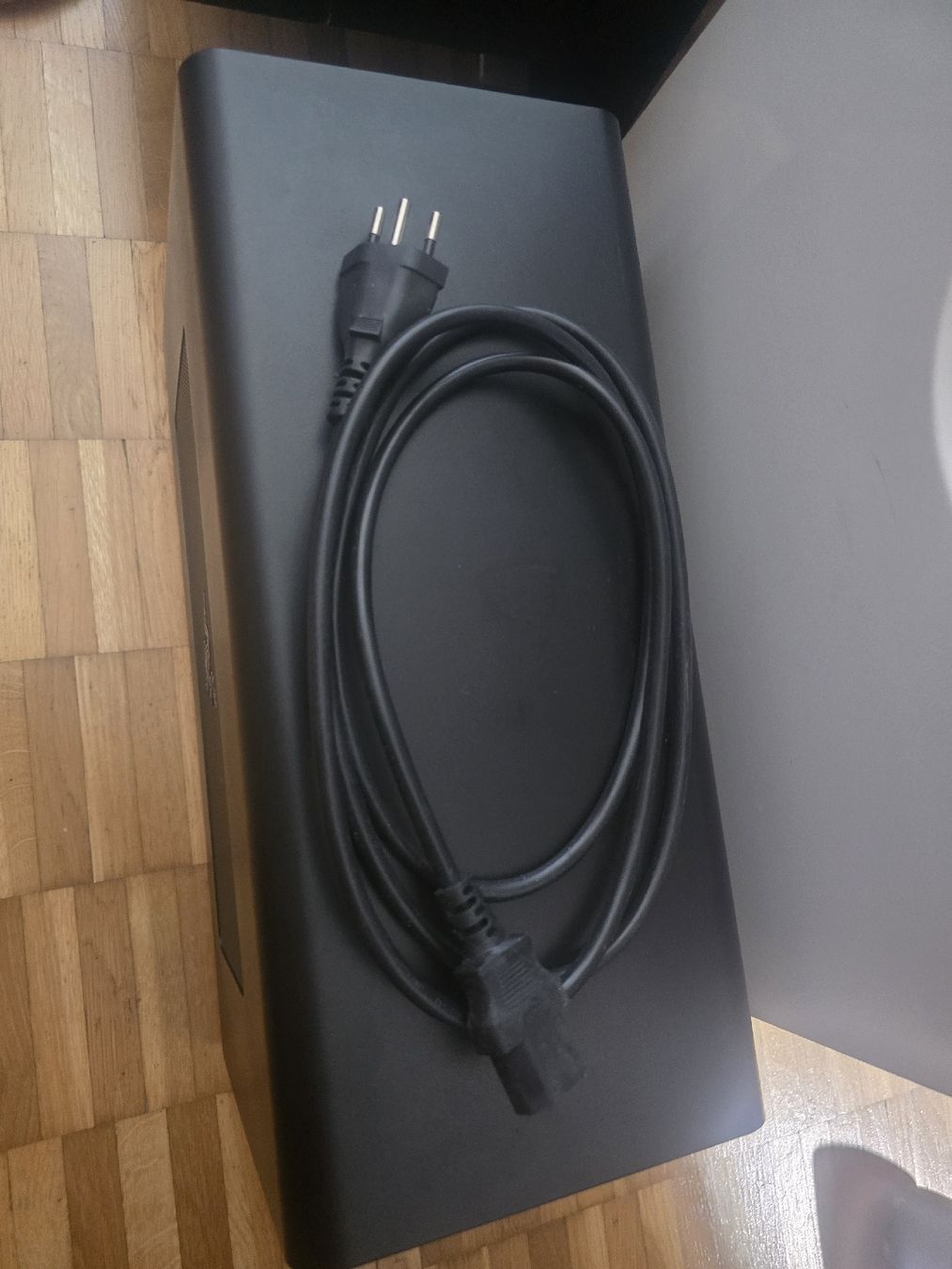 Razer Docking station: Razer Chroma X eGPU – Usato da Dietikon venduto da dasalamo 3