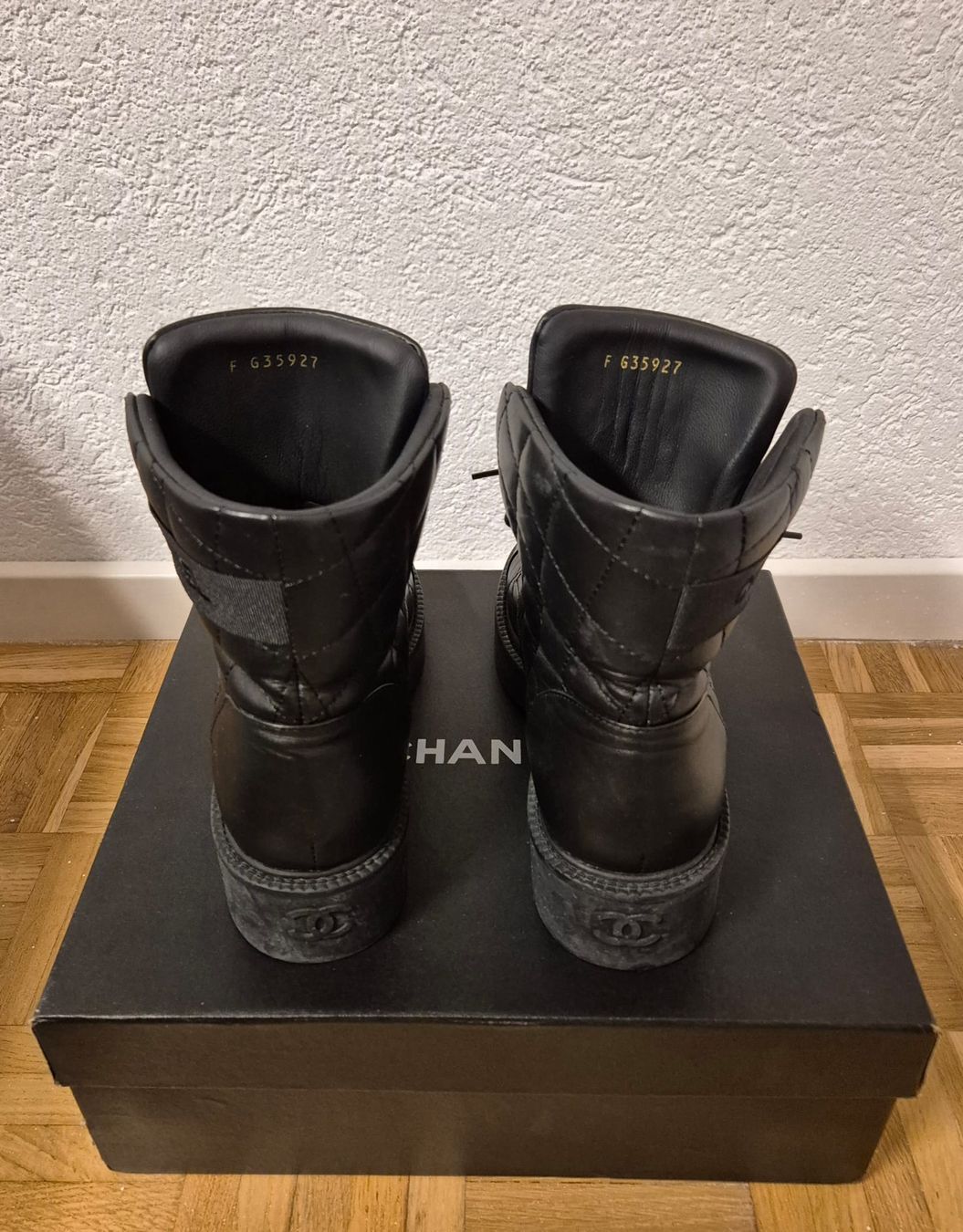 Chanel Scarpe da donna: Chanel Damenboots Gr. 38 – Nuovo (secondo la descrizione) da Zuzwil SG venduto da Han_ku 1