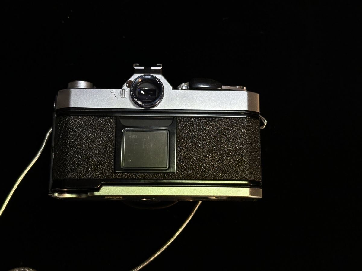 Konica Fotocamera: Konica Autoreflex T3 mit Konica Hexanon AR 50mm F/1.4 – Usato da Wädenswil venduto da HobbyZimmer 3