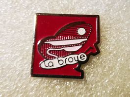 Ansteckpin 140: la broue