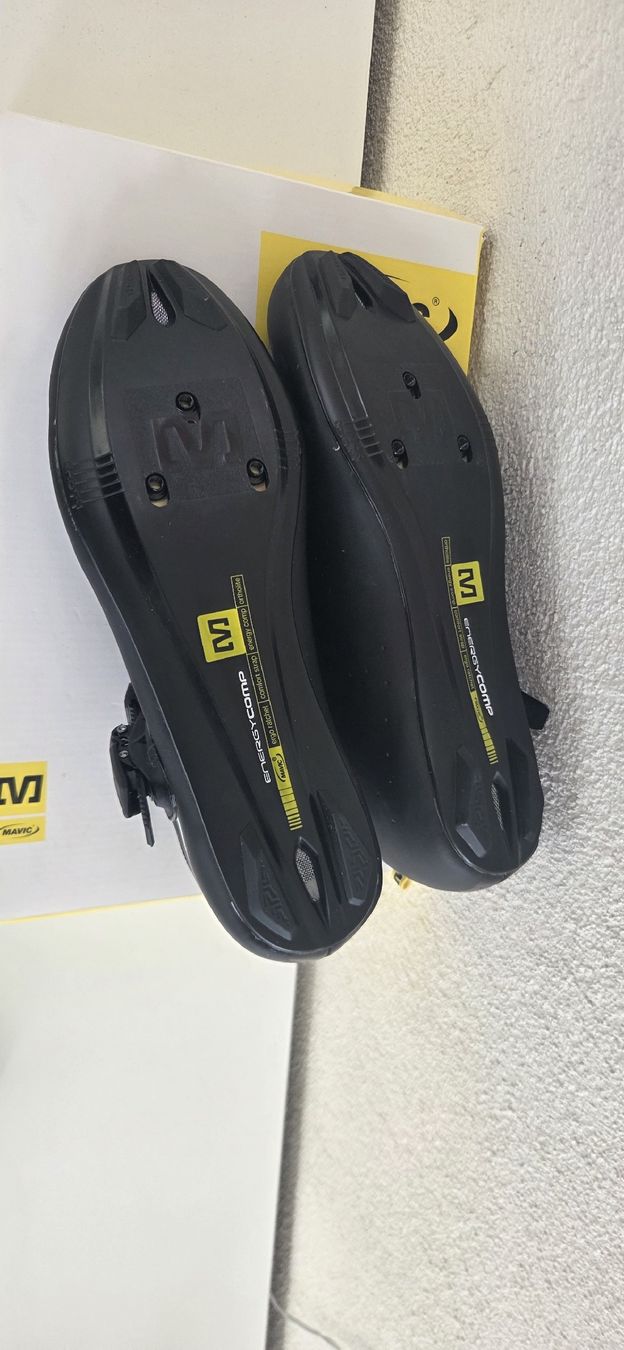 Mavic Scarpe da uomo: Mavic Aksium Elite black/white und shoecover – Nuovo e nell'imballaggio originale da Grüt (Gossau ZH) venduto da fkroetz 1