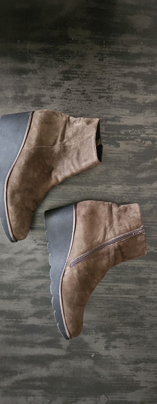 Scarpe da donna: Stiefel mit Keilabsatz 40 - Bottes talon compensé – Usato da Genève venduto da Zoohra 1
