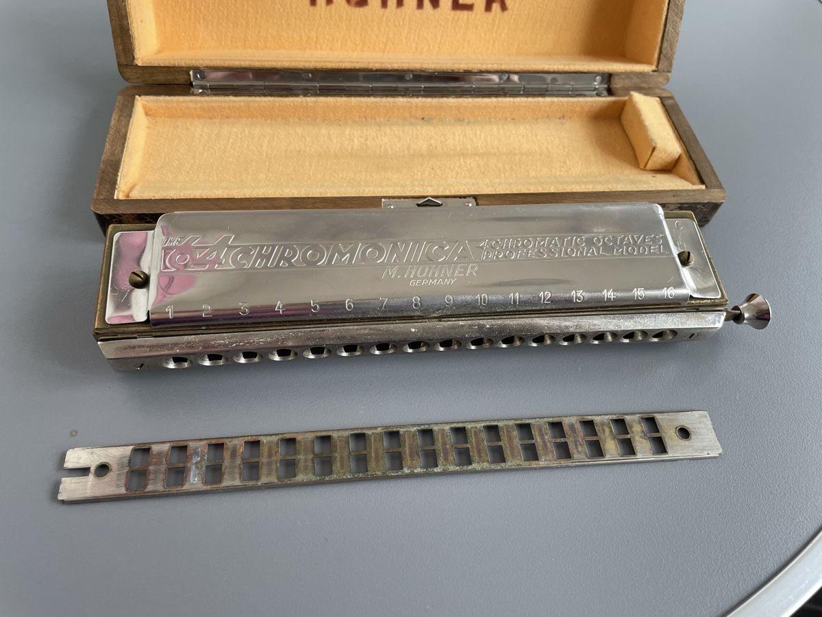 Hohner Strumenti musicali: Hohner Mundharmonika 64 Chromonica – Usato da Zug venduto da Namago 3