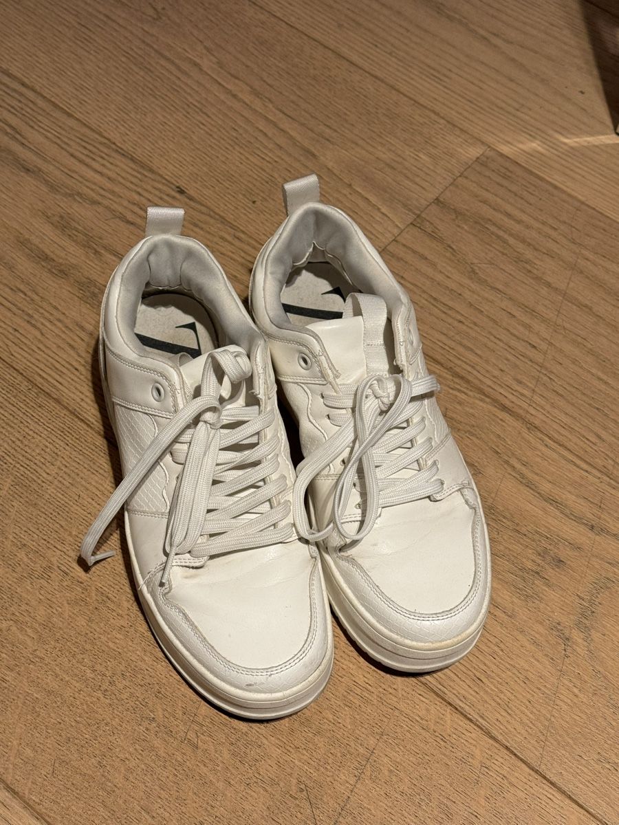 Zara Scarpe da donna: White Zara sneakers EU 39 – Usato da Vesenaz venduto da nat_mq8l 1