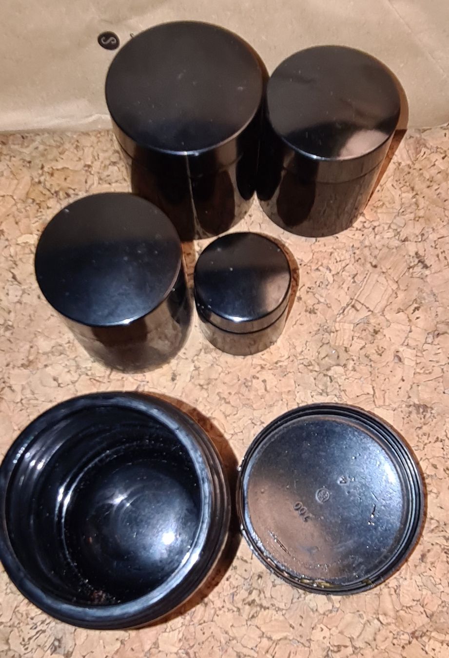 Bicchieri: pots à pommade / pharmacie. – Usato da Cortaillod venduto da signep 3