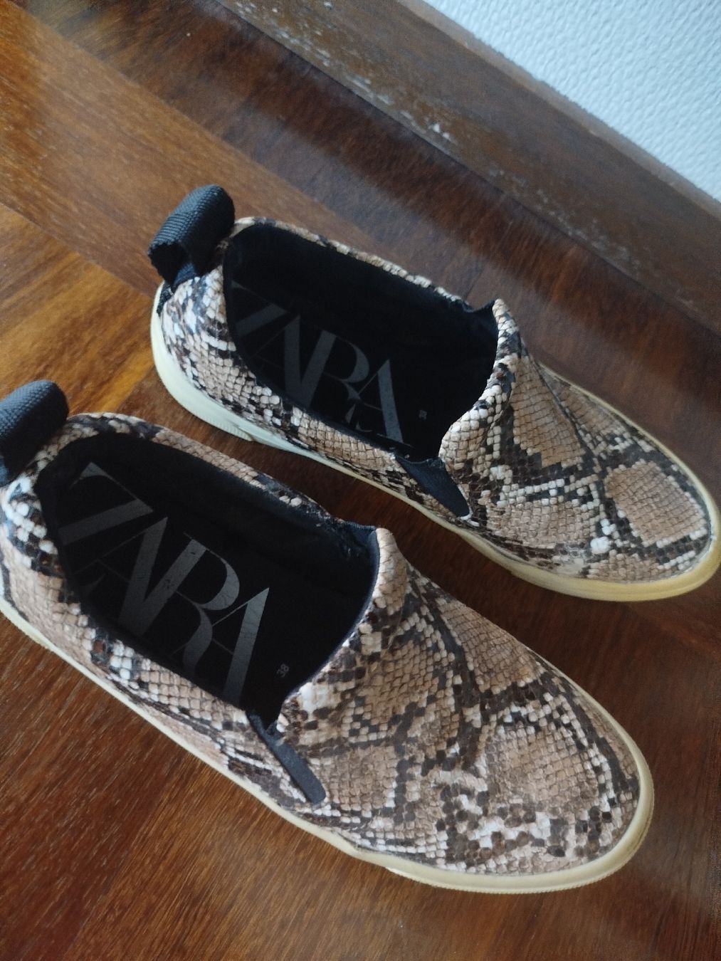 Zara Scarpe da donna: Slides/Mules/Mokassins mit Schlangenmuster – Usato da St. Gallen venduto da jbu_ns6v 5