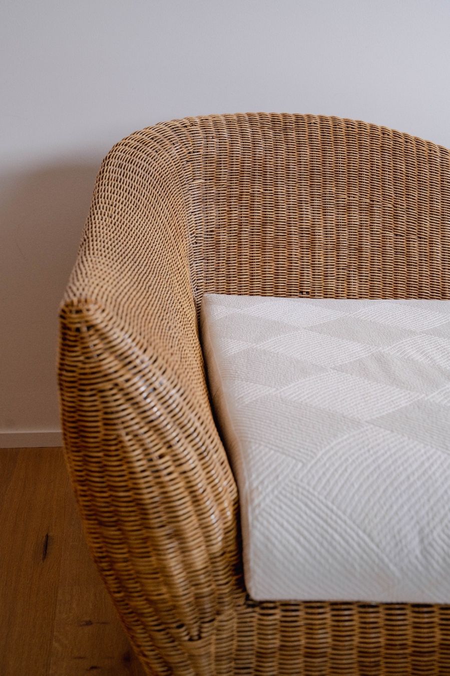 Sofas: Rattan Sofa Eierschalenweiss – D'occasion à Büron par rrooxxxy 9