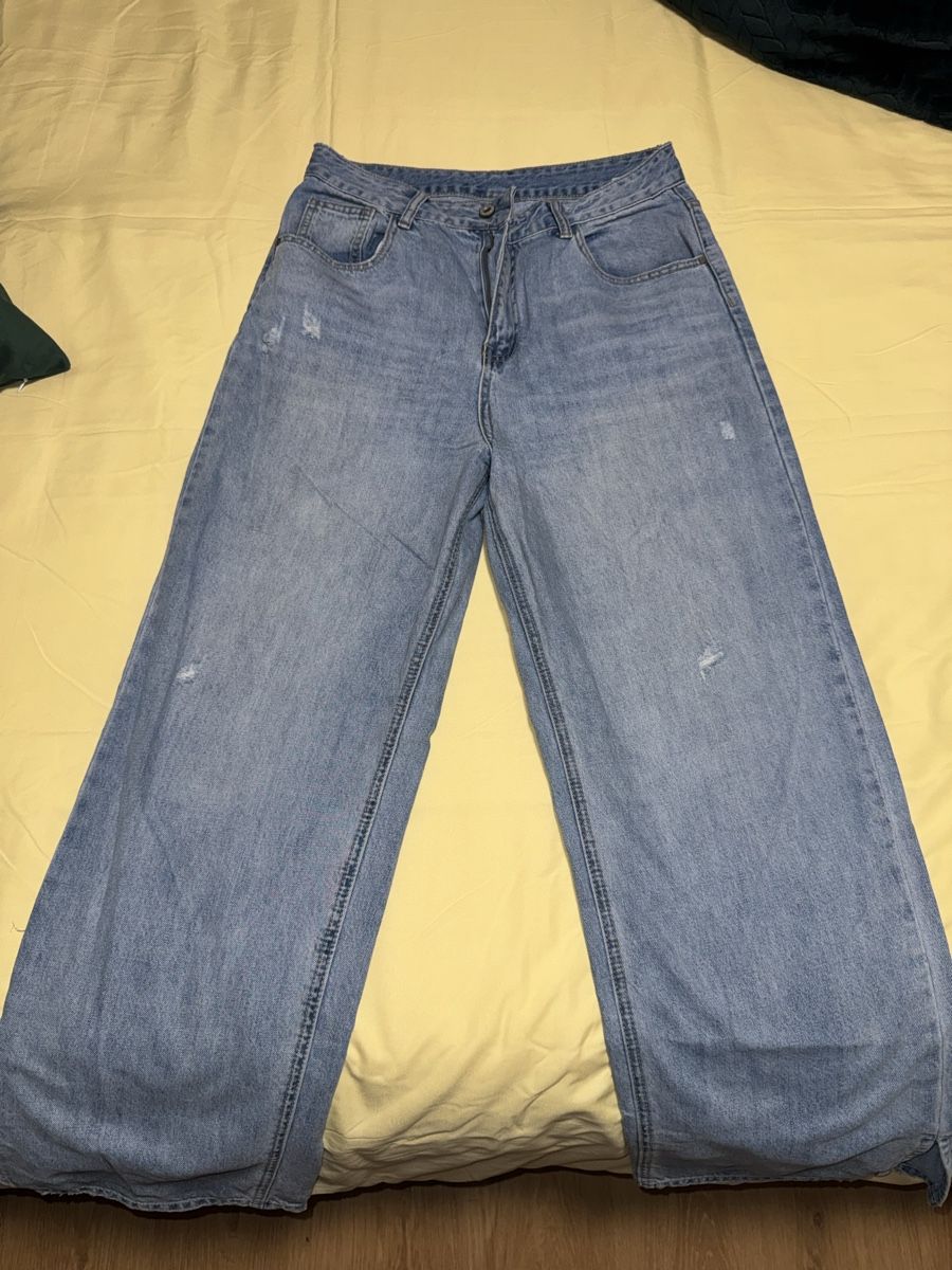 Jeans: Wide Leg Jeans Hellblau Gr. L – Neuf (Voir description) à Bad Zurzach par vit_rct6