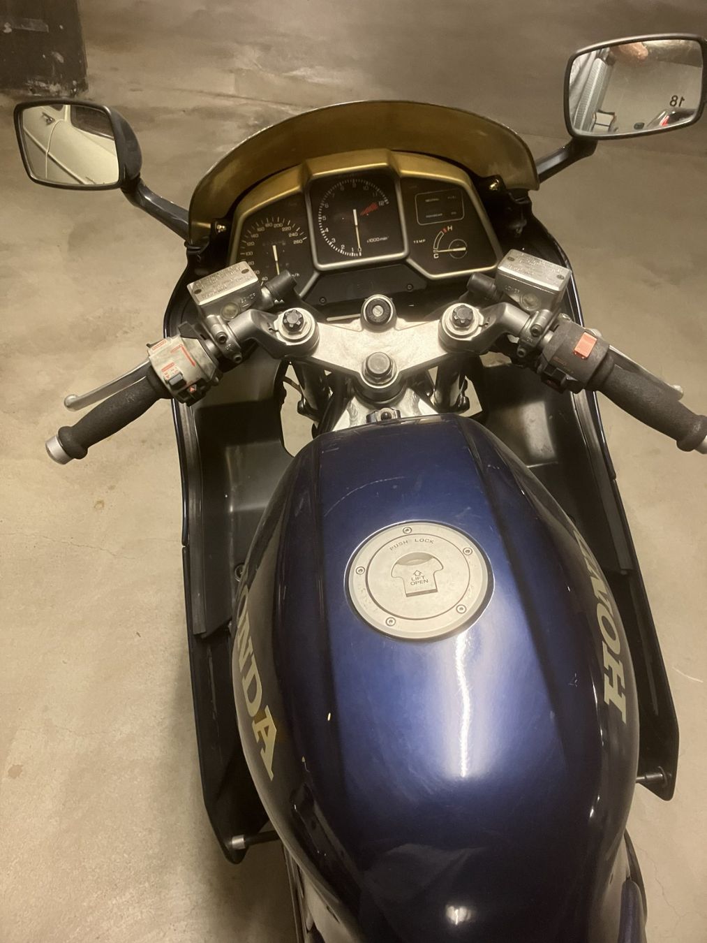 Honda Altro: Honda VFR 750 F – Usato da Zollikerberg venduto da mfix 7