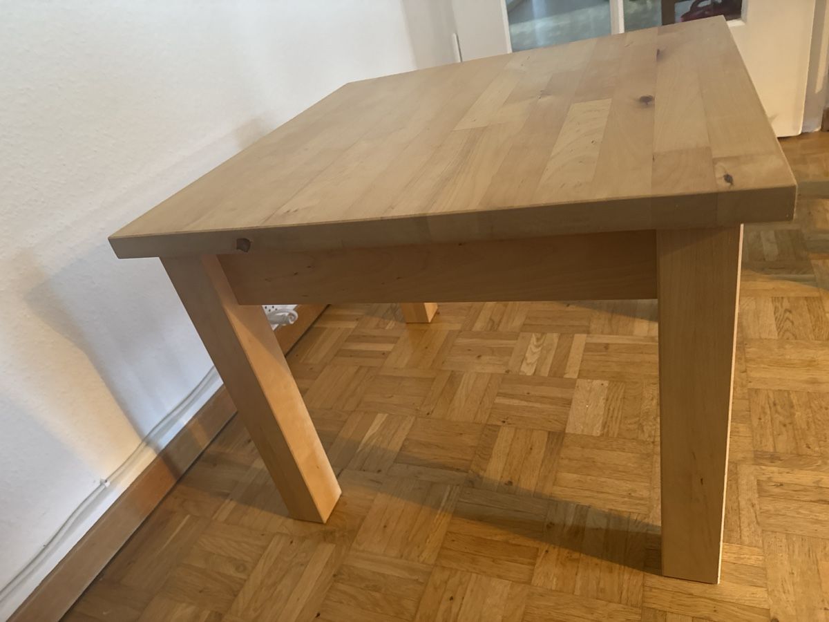 Tische: Kleiner, Quadratischer Holztisch – Gebraucht aus Zürich von bertagutowski24 1