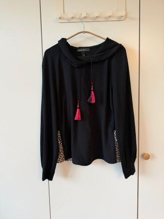 Marc Cain Oberteil schwarz mit Leo-Einsatz, Gr. N2/36