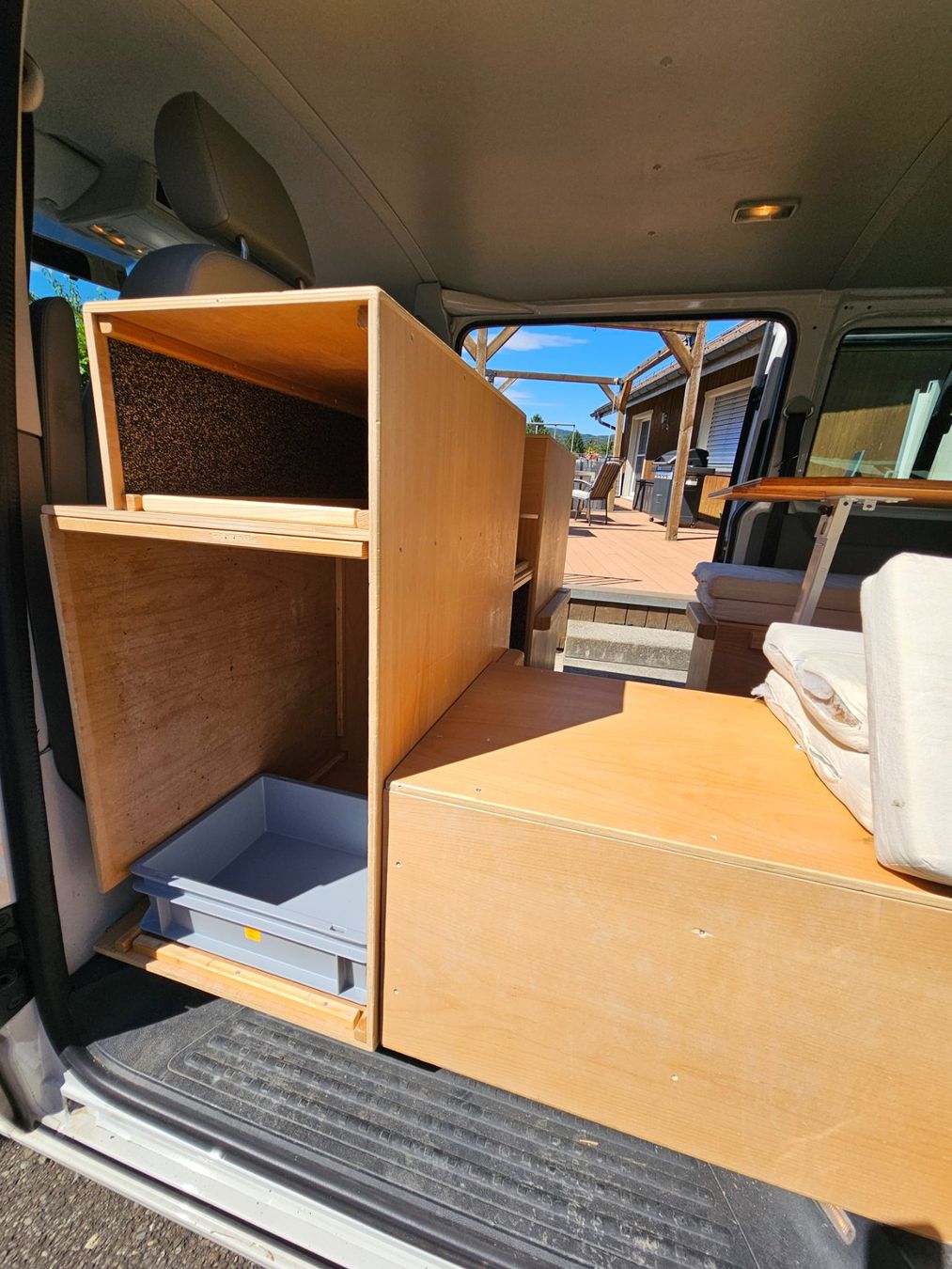 Mobilhome: Wohnmobil Einbau VW T5 langer Radstand – Gebraucht aus Greifensee von Bizzen 3