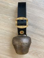 Alte Kuhglocke aus Appenzell Innerrhoden mit Lederriemen
