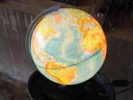 GLOBUS WELTKUGEL MIT BELEUCHTUNG