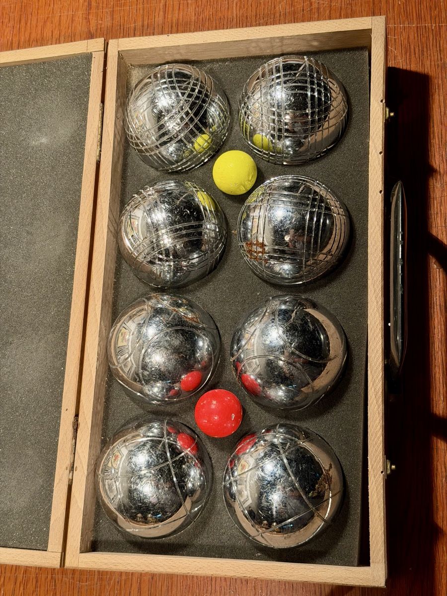 Spiele: Bocce Set with Case 8 Balls 2 Target Balls – Gebraucht aus Lausanne von artnouveau04 1