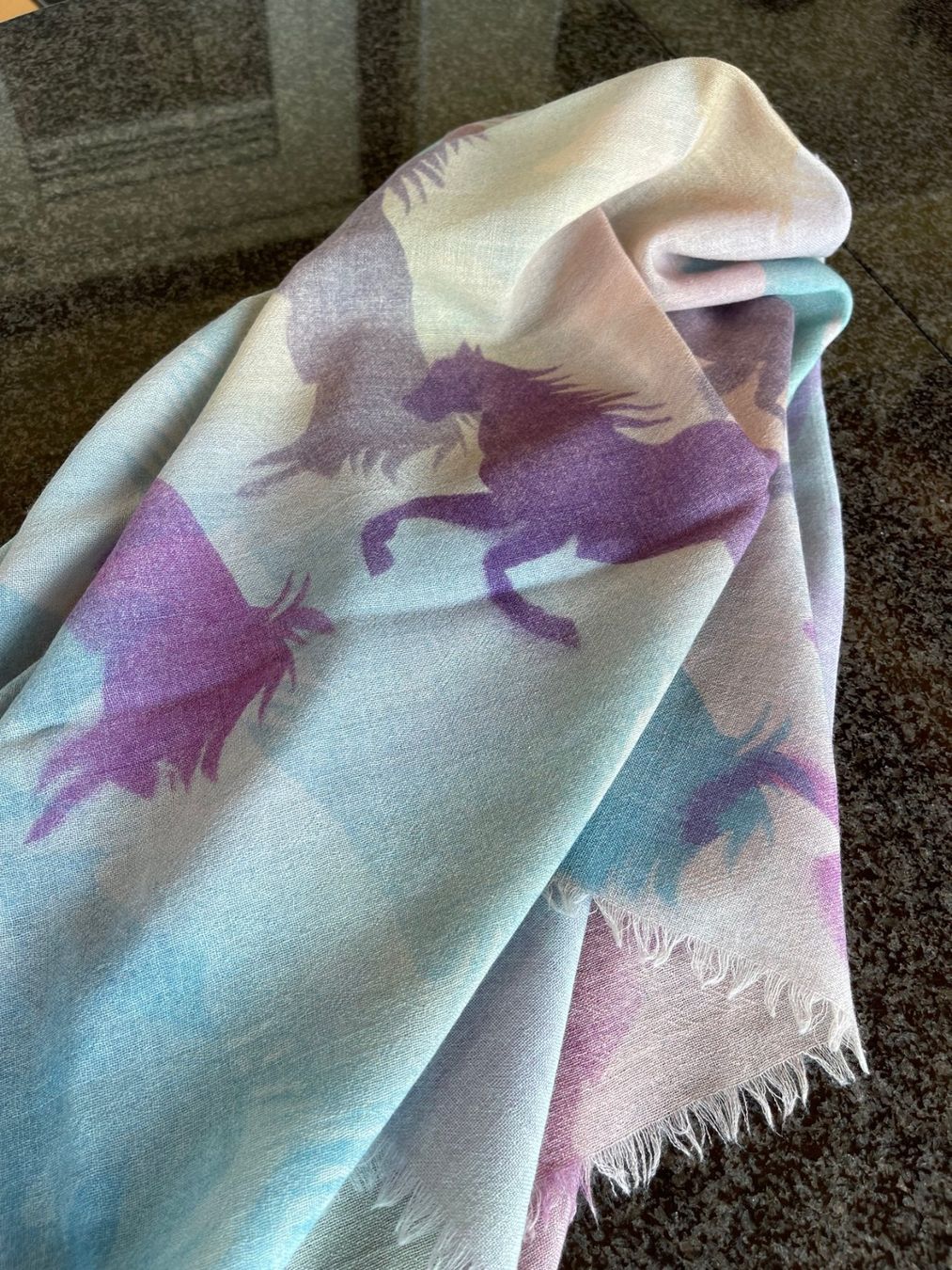 Foulard & Sciarpe: Foulard "CHEVAUX" – Usato da La Croix (Lutry) venduto da Sporades 5