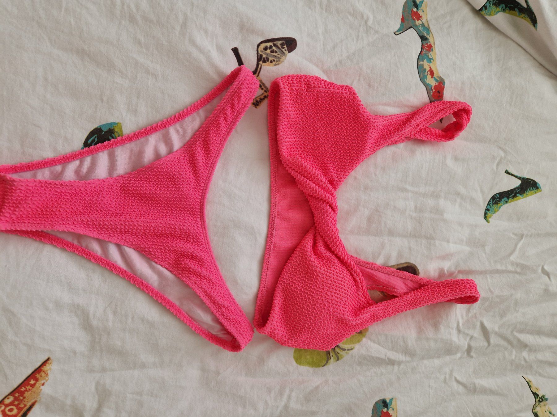 Badekleider & Bikinis: Bikini rosa Gr. M Frottee – Gebraucht aus Erlinsbach SO von ULIKH 4