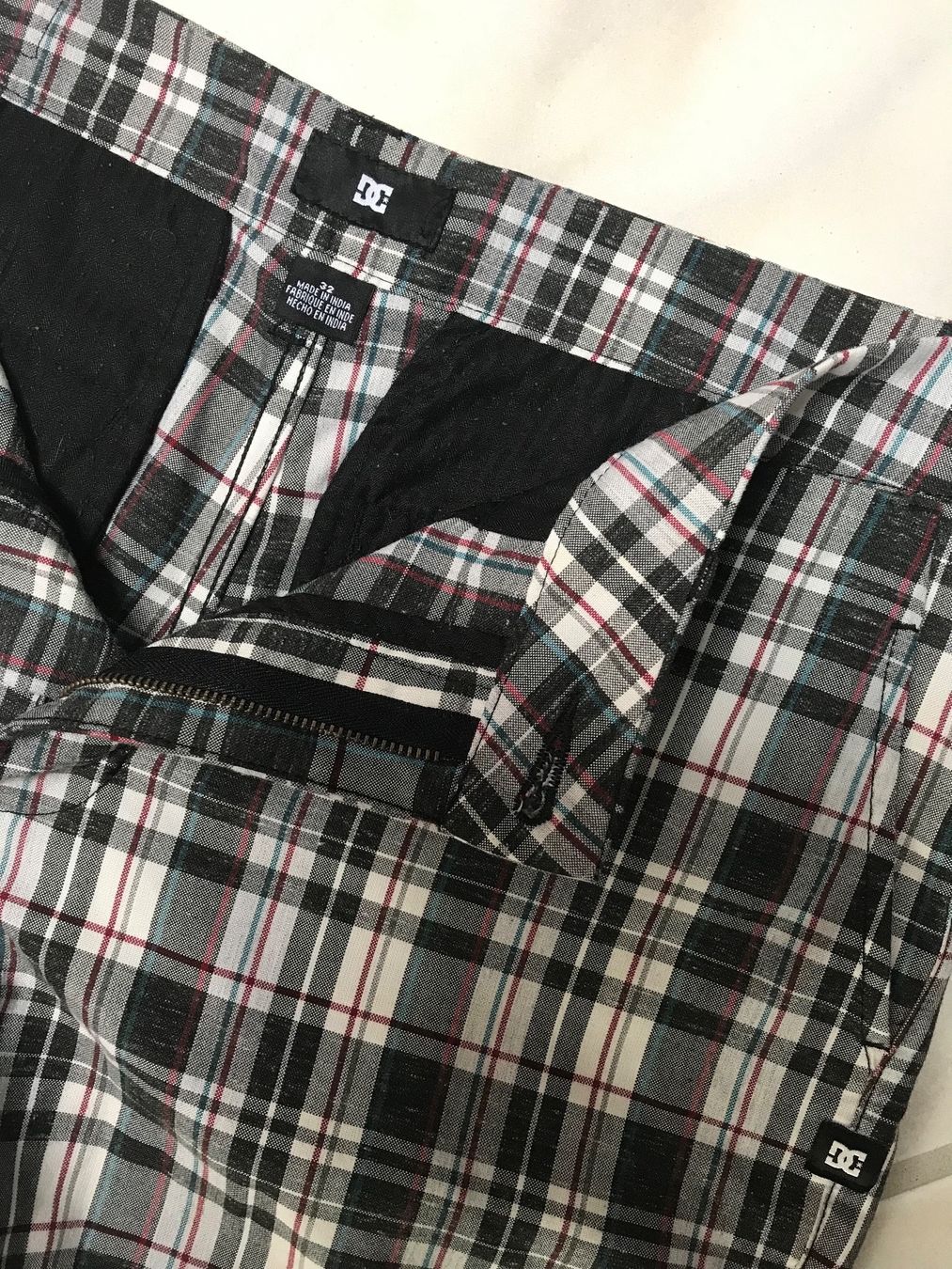 Pantaloni: DC shorts, size 32 – Usato da Langnau am Albis venduto da CollectingCoRe 1