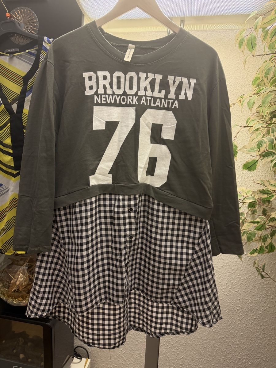 Tops: Pull NEW COLLECTION Brooklyn '76, Taille M, parfait! – Gebraucht aus Genève von you_s6sr
