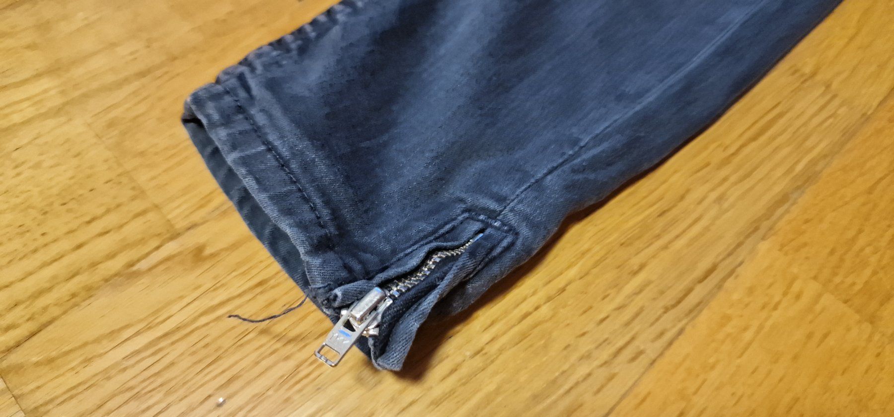 Zara Jeans: Zara Jeans - schwarz - Gr. 34 – Gebraucht aus Fällanden von zeno01 5