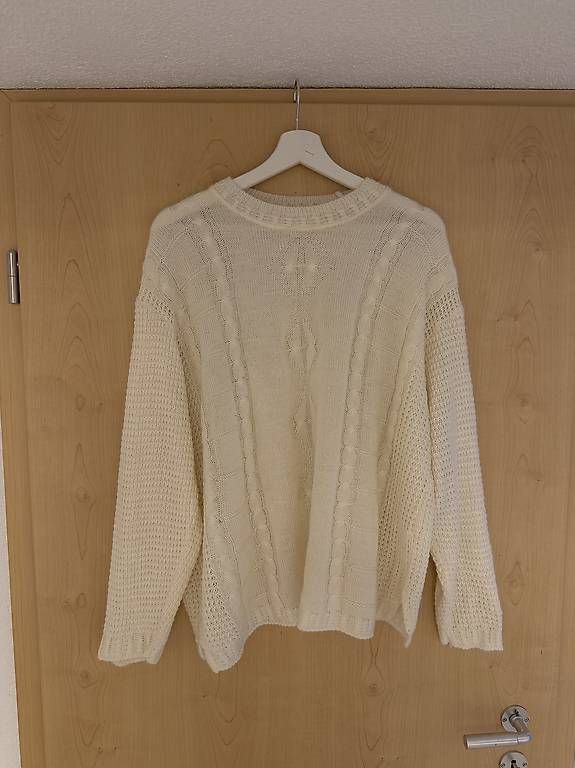 Maglioni & Felpe: Cremefarbener Strickpullover mit Zopfmuste – Usato da Rorschach venduto da Tara234