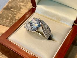 SEHR SCHÖNER RING MIT SCHMUCKSTEINE GESTEMPELT 925, GR.60