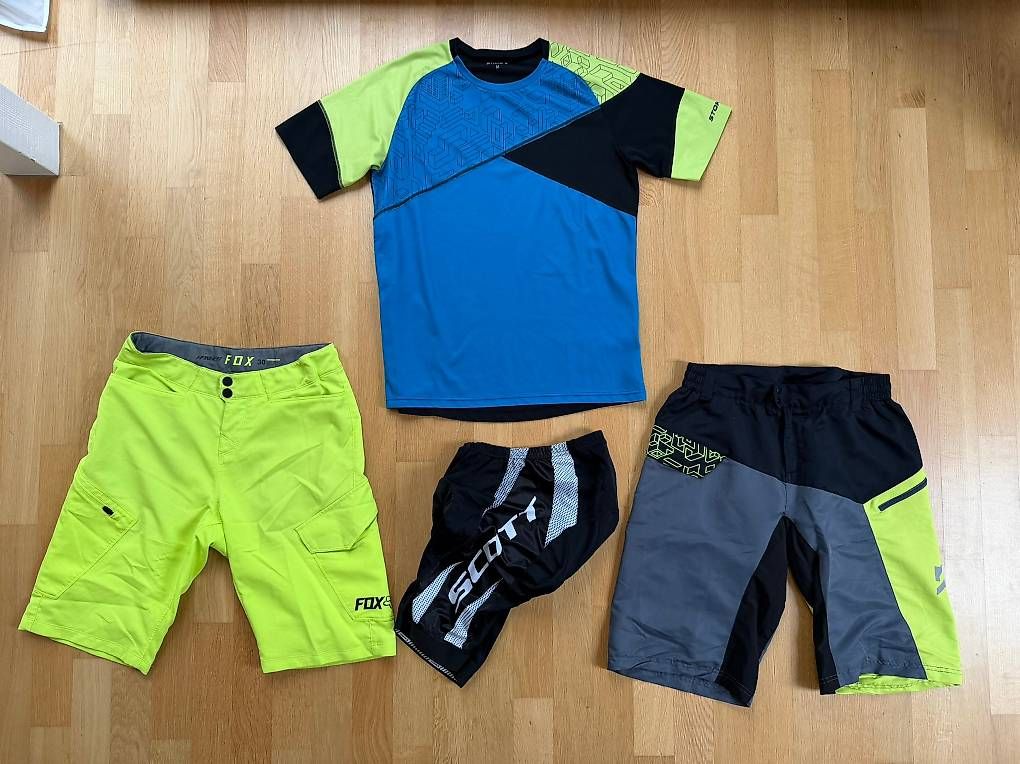 Lotti di vestiti: Bike Kleider-Set – Usato da Kriens venduto da Rina456