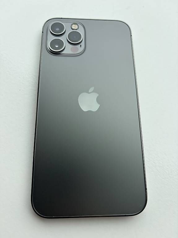 Portables: iPhone 12  64 GB  Very Good Condition  – D'occasion à Crans VD par hen_m2rb 1
