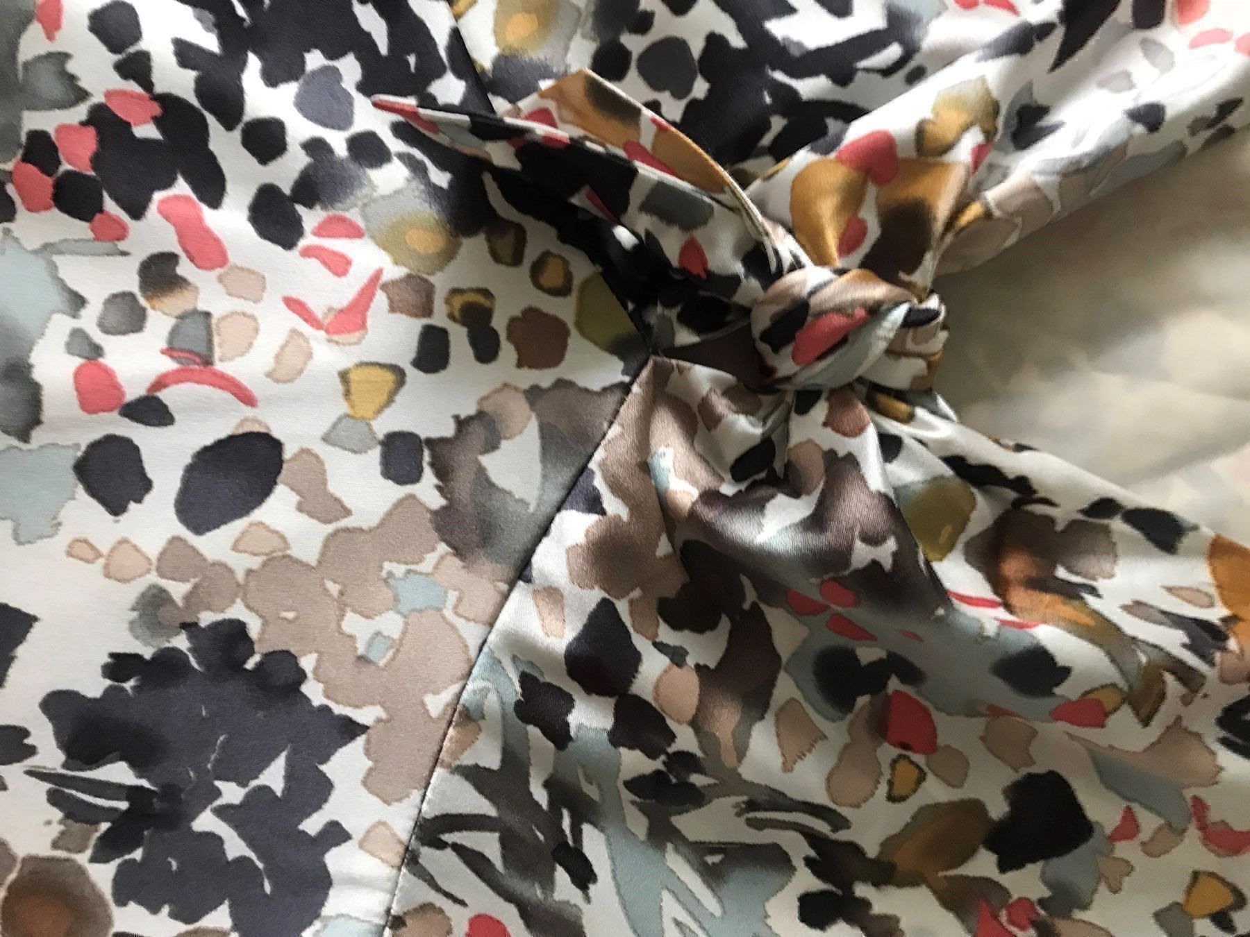 Kleider: Neu! Seidenkleid, Ladenpreis 390 CHF – Neu (gemäss Beschreibung) aus Zürich von ZuriShrek 1