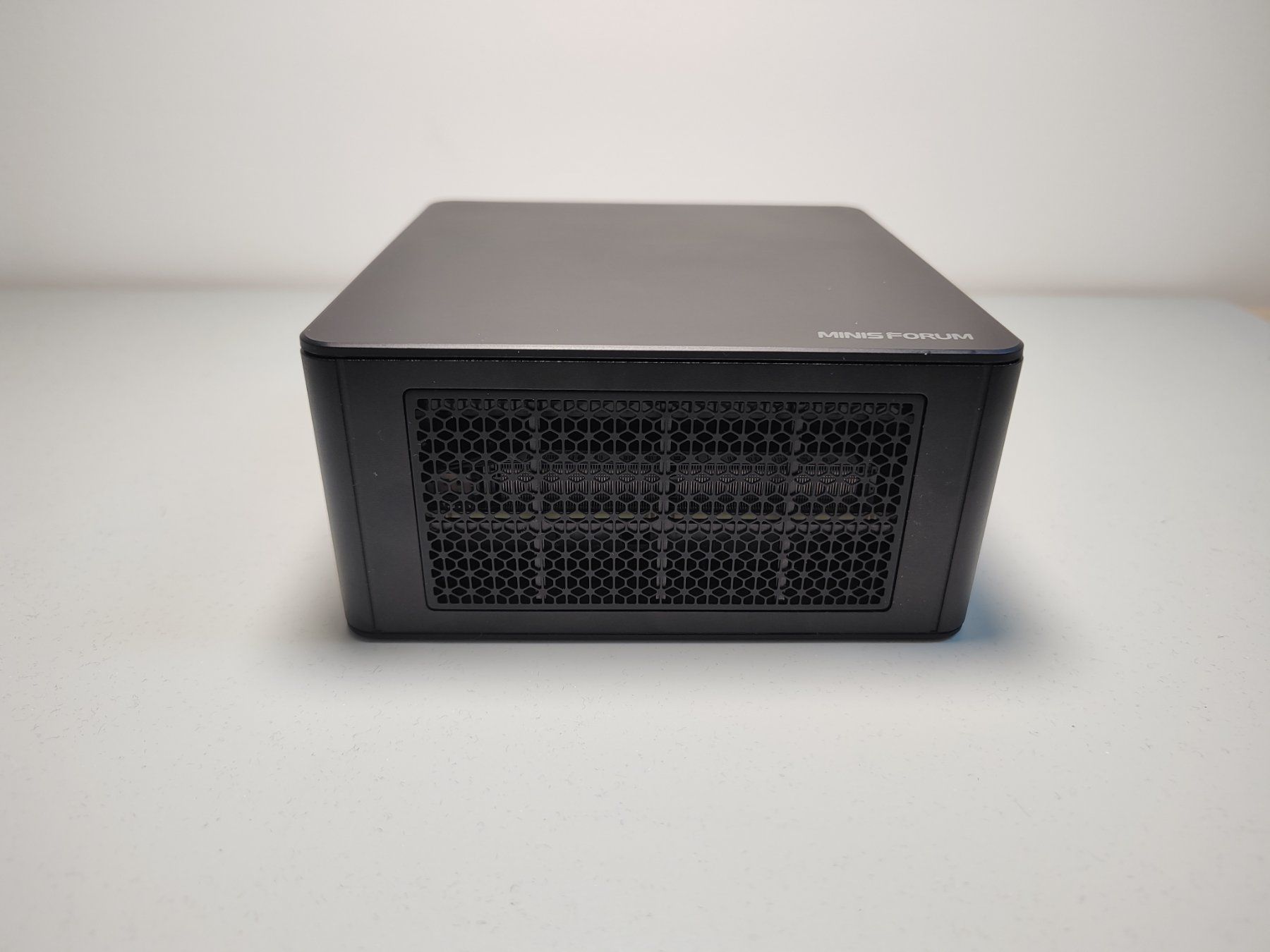 Minis forum PC: Minisforum UM780XTX, 7840HS, BAREBONE – Usato da Bachenbülach venduto da R.Mall 3