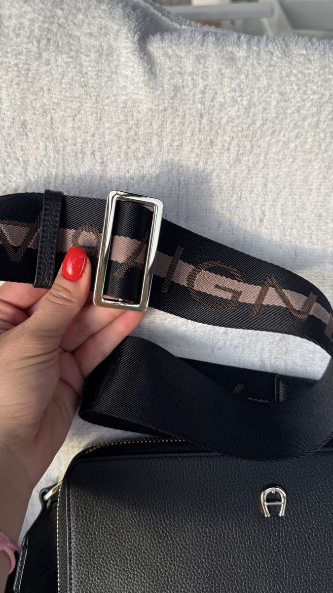 Aigner Taschen: Aigner Tasche schwarz – Neu und originalverpackt aus Speicherschwendi von sen_r6wk 7