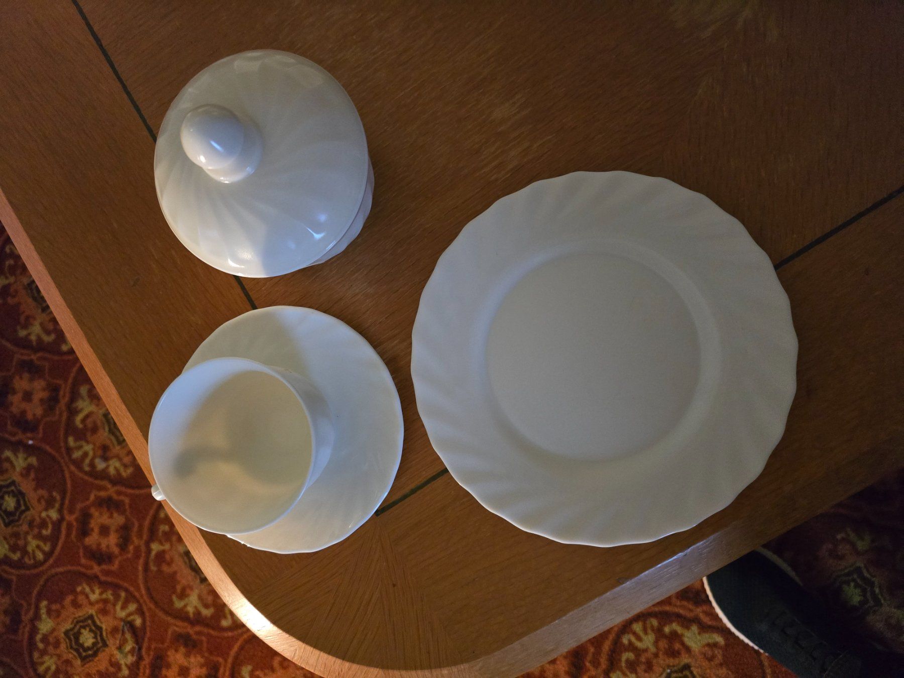Set di piatti: 33 teiliges Kaffeeset – Usato da Rorschacherberg venduto da Scharfeegge 3