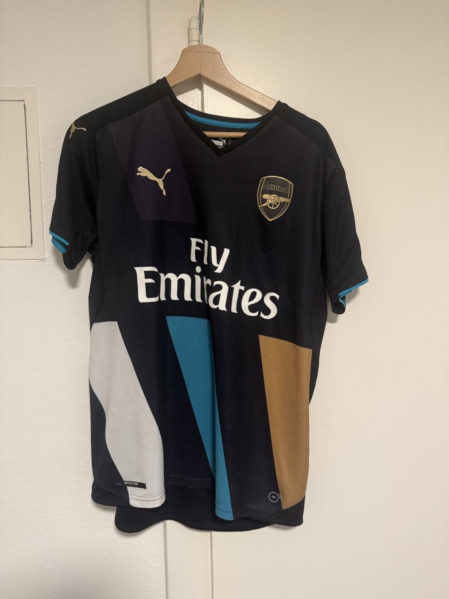 Arsenal Canottiere & Pantaloni: Arsenal Trikot – Usato da Bern venduto da Tottigoal1