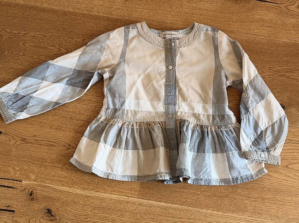 Burberry Camicette, T-shirt & Top: Burberry Oberteil in Grösse 86 – Usato da Teufen AR venduto da arz_yjz9