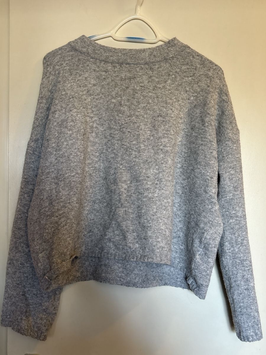 Pullover & Sweatshirts: Pull gris femme taille S bon état – Gebraucht aus Genève von pet_sh52