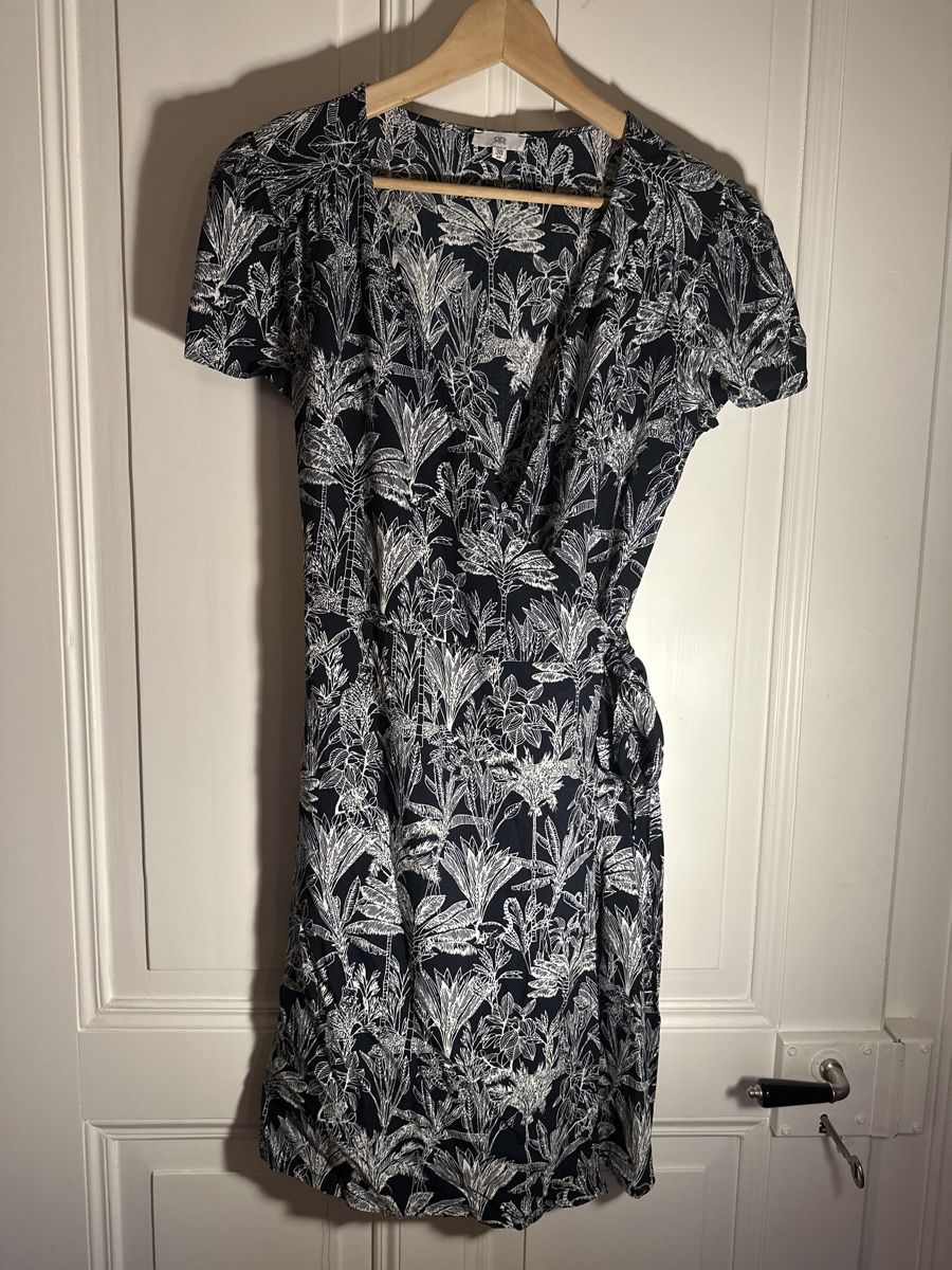Kleider: Sommerliches Wickelkleid, Gr. M – Neu (gemäss Beschreibung) aus Bern von Ibizaflow