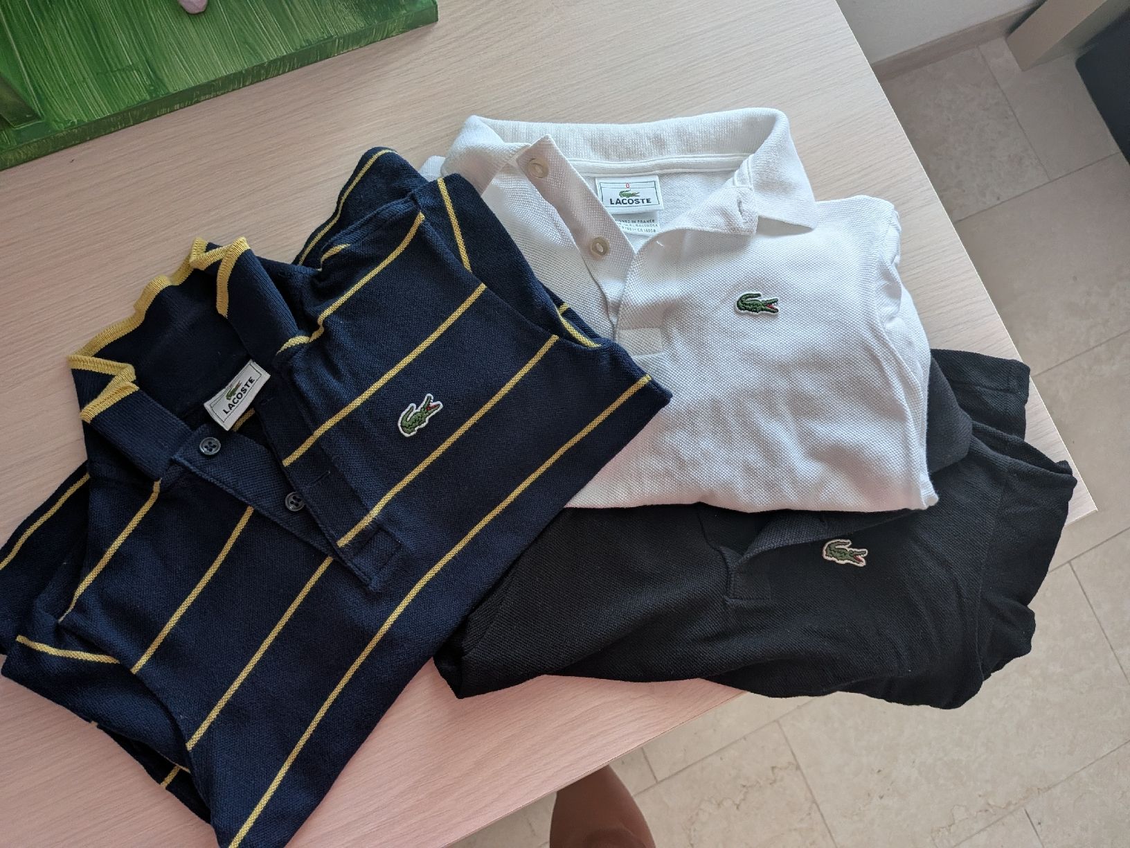 Lacoste Lotti & Set di vestiti: 3 Lacoste Polo Shirts Set langarm – Usato da Hinteregg venduto da Pribezh