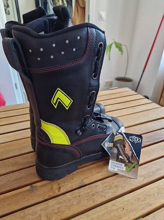 Herrenschuhe: Feuerwehrstiefel HAIX Fireflash Gr 39 – Gebraucht aus Liesberg Dorf von xHellsKeksx