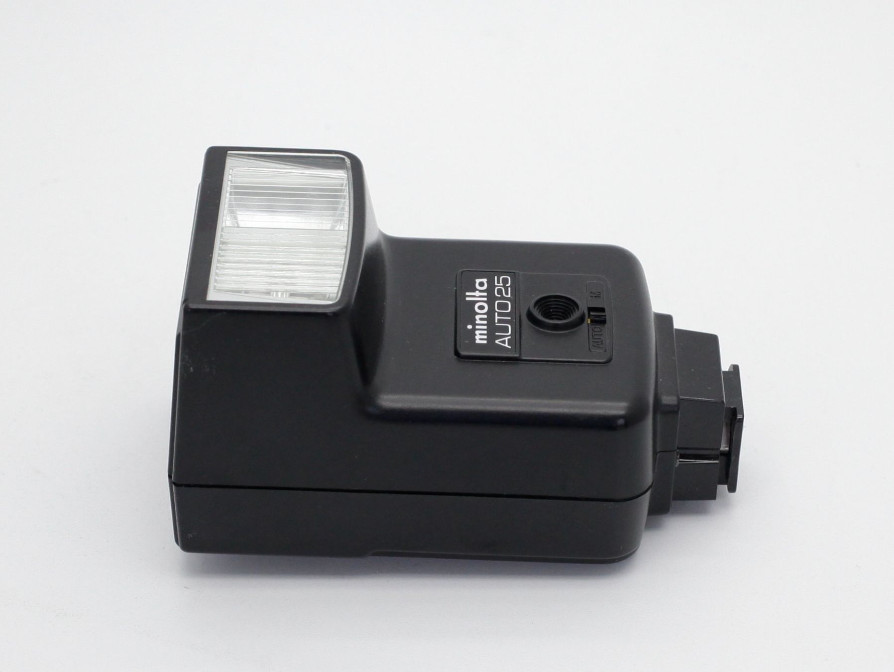 Minolta Flash: Minolta Auto 25 Aufsteckblitz – Usato da Birsfelden venduto da Foti-Virus 2