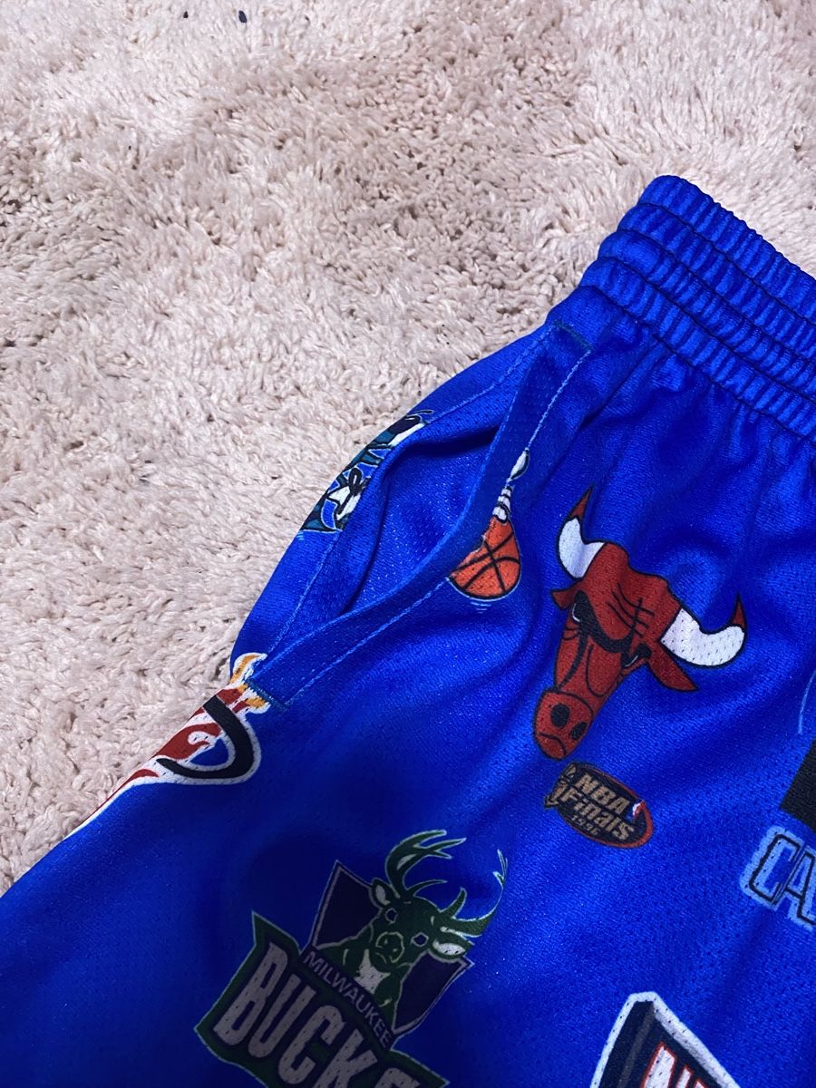 Pantaloni: Mitchell & Ness NBA Split Shorts – Nuovo (secondo la descrizione) da Rechthalten venduto da Stephi_03 2