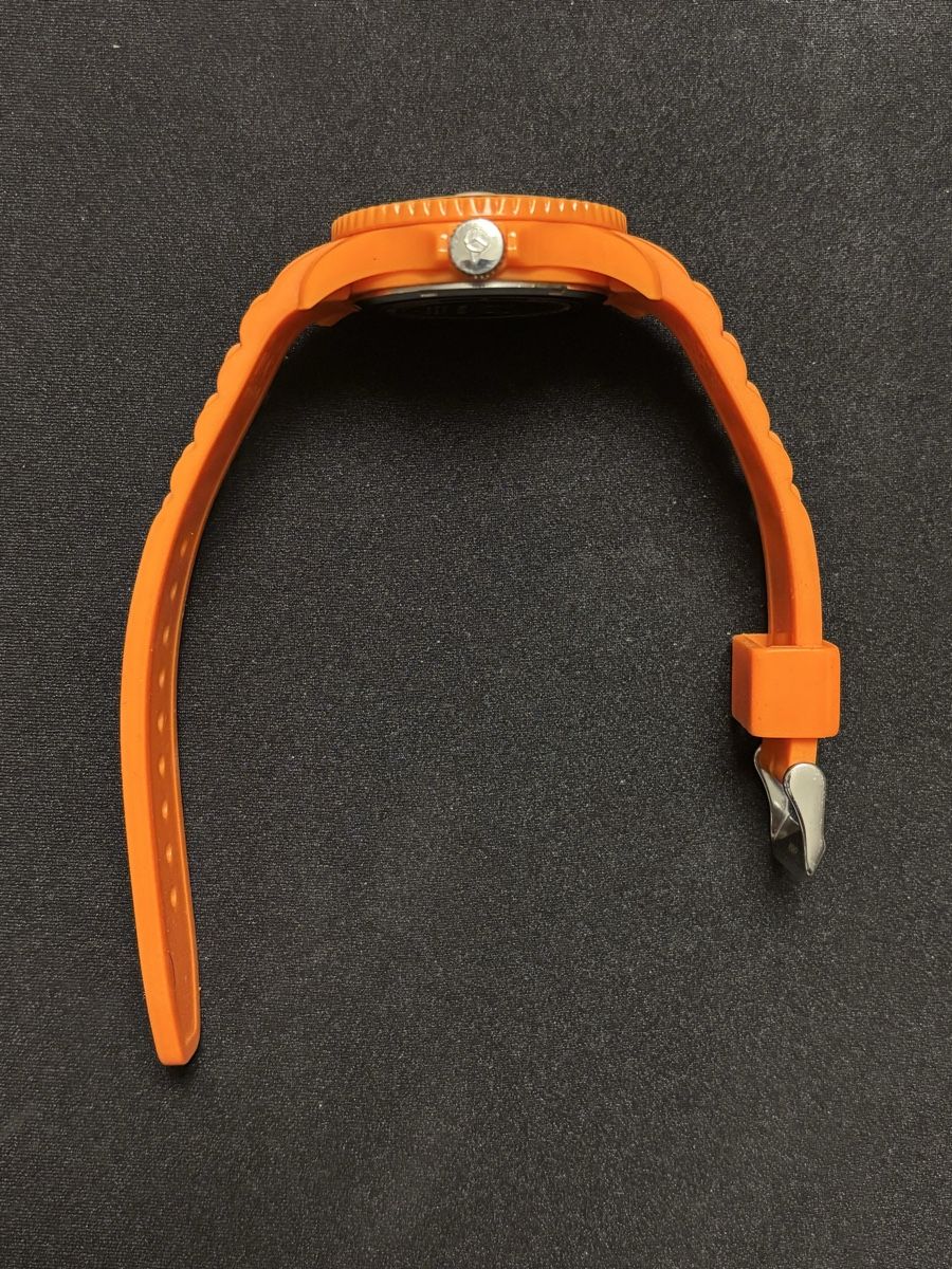 Ice watch Uhren: Ice Watch Orange mit Silikon Armband – Gebraucht aus Fehraltorf von nolram75 4