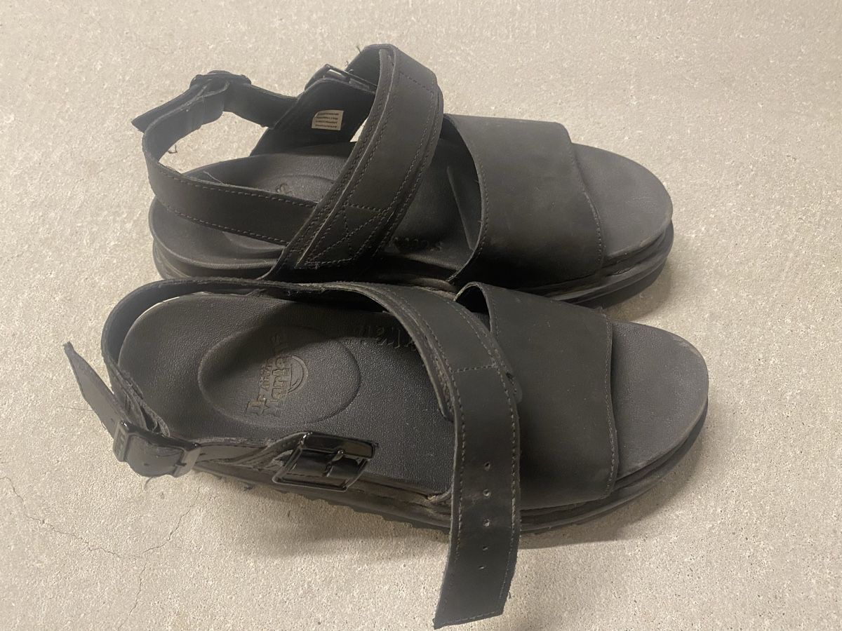Dr. Martens Scarpe da donna: Dr. Martens VOSS - Plateausandalette - schwarz – Usato da Basel venduto da amidala7 1